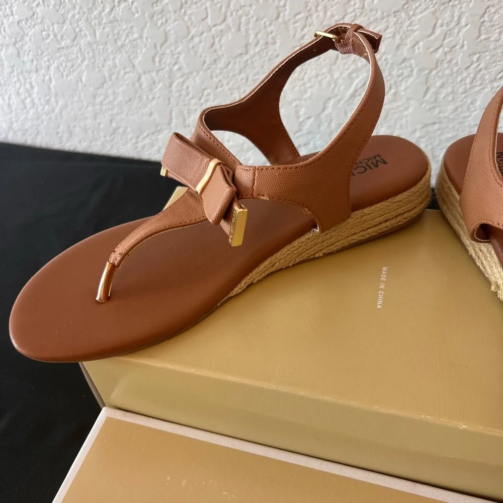 MICHAEL KORS KIDS Girl's Perry Bow-Embellished Sandal - Picture 4 of 5